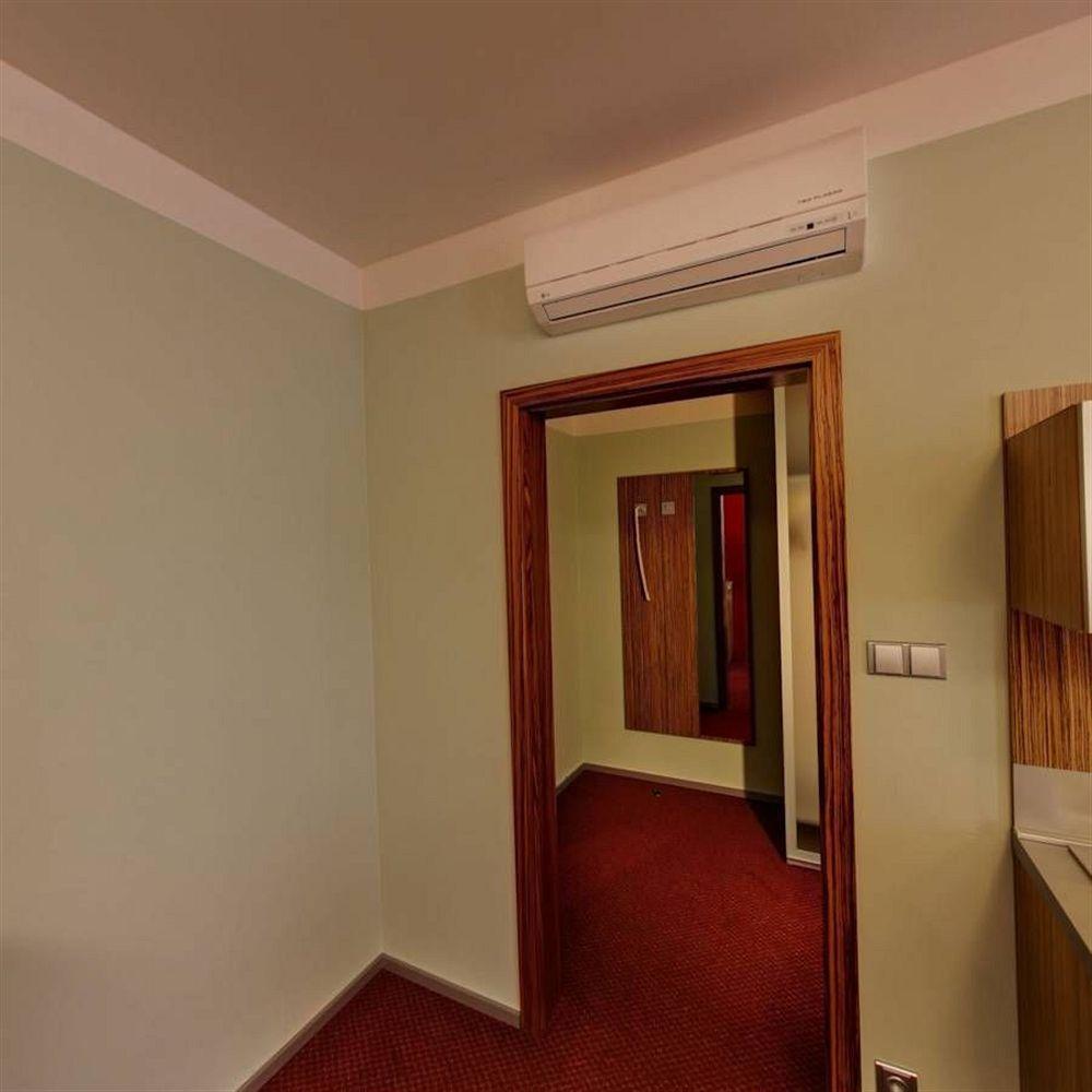 Hotel Vaka Бърно Екстериор снимка