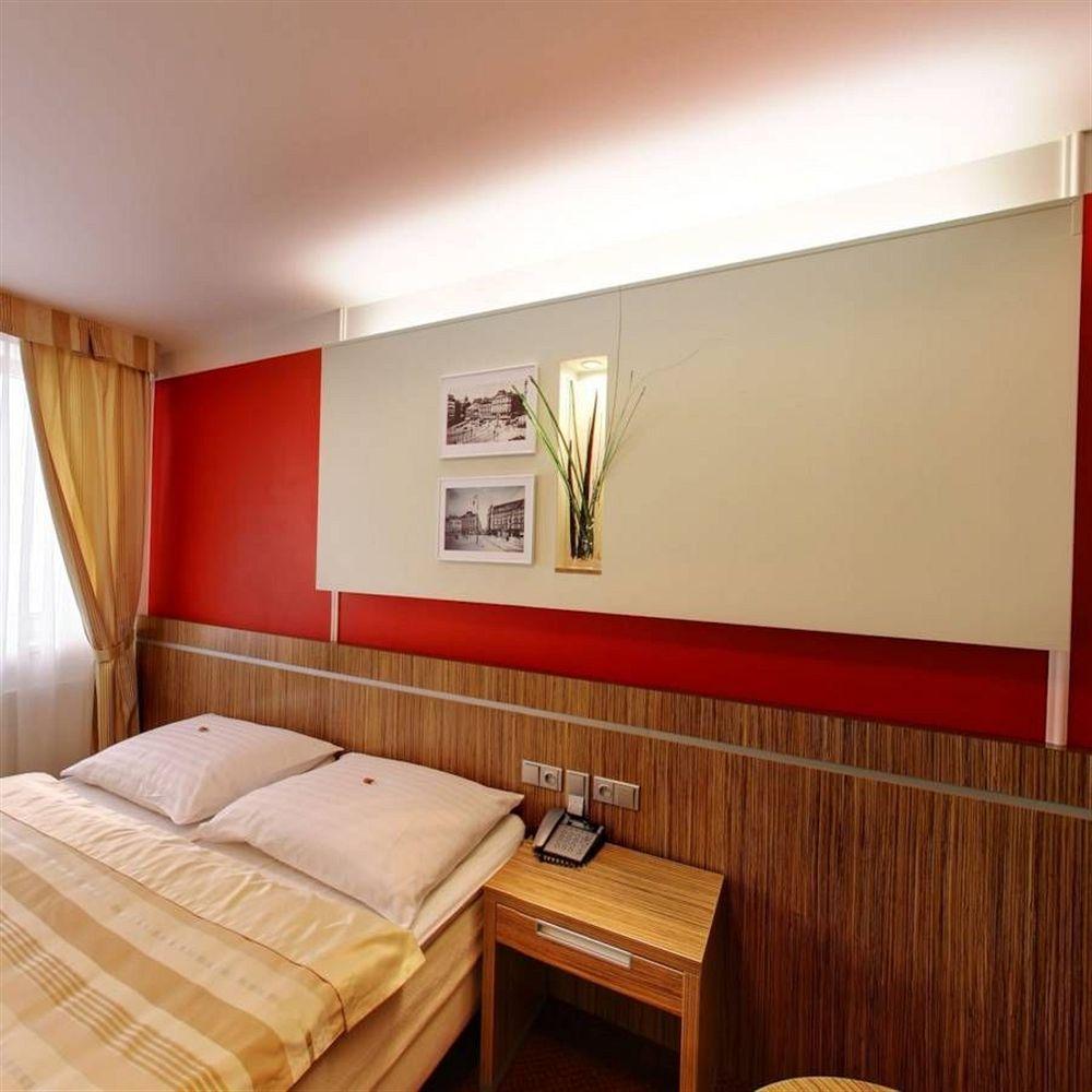 Hotel Vaka Бърно Екстериор снимка