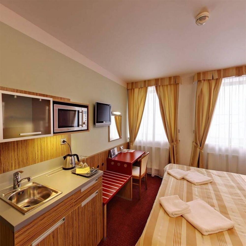 Hotel Vaka Бърно Екстериор снимка