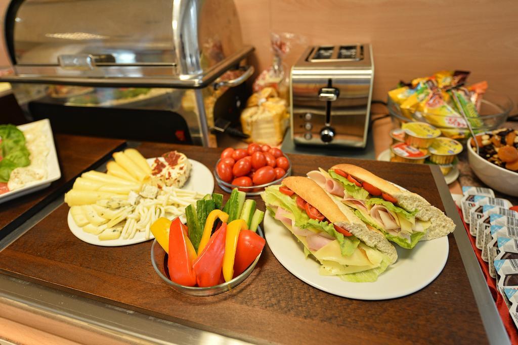 Hotel Vaka Бърно Екстериор снимка
