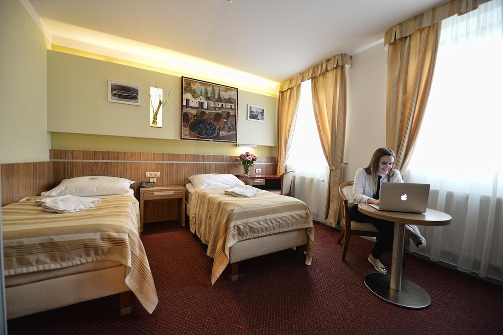 Hotel Vaka Бърно Екстериор снимка