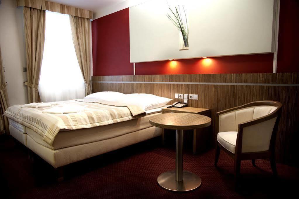 Hotel Vaka Бърно Екстериор снимка
