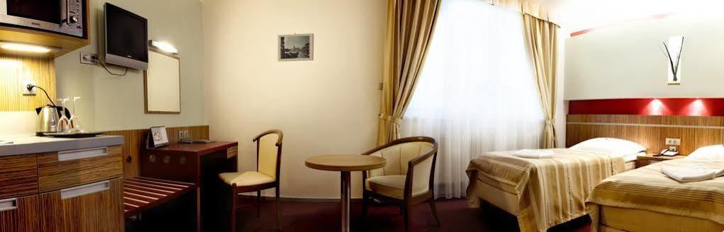 Hotel Vaka Бърно Екстериор снимка