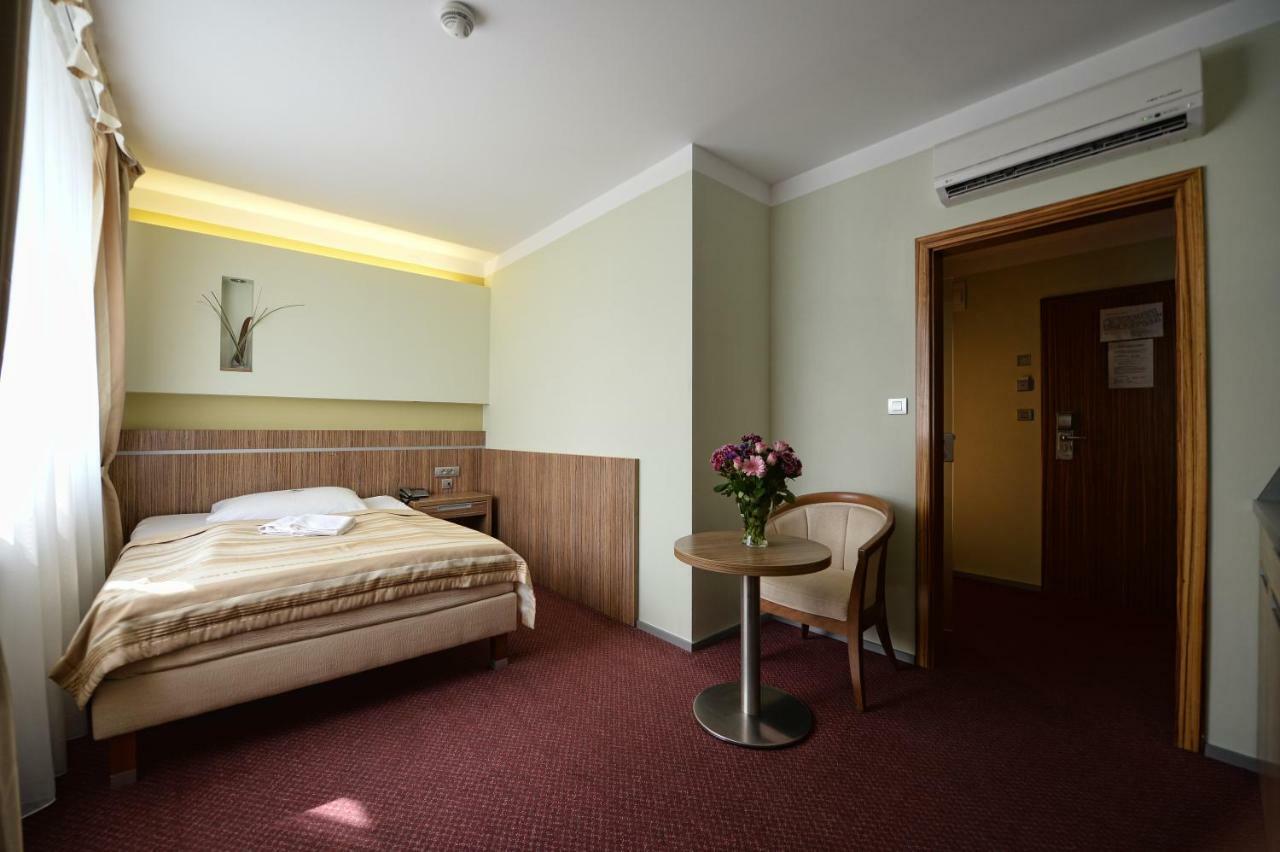 Hotel Vaka Бърно Екстериор снимка