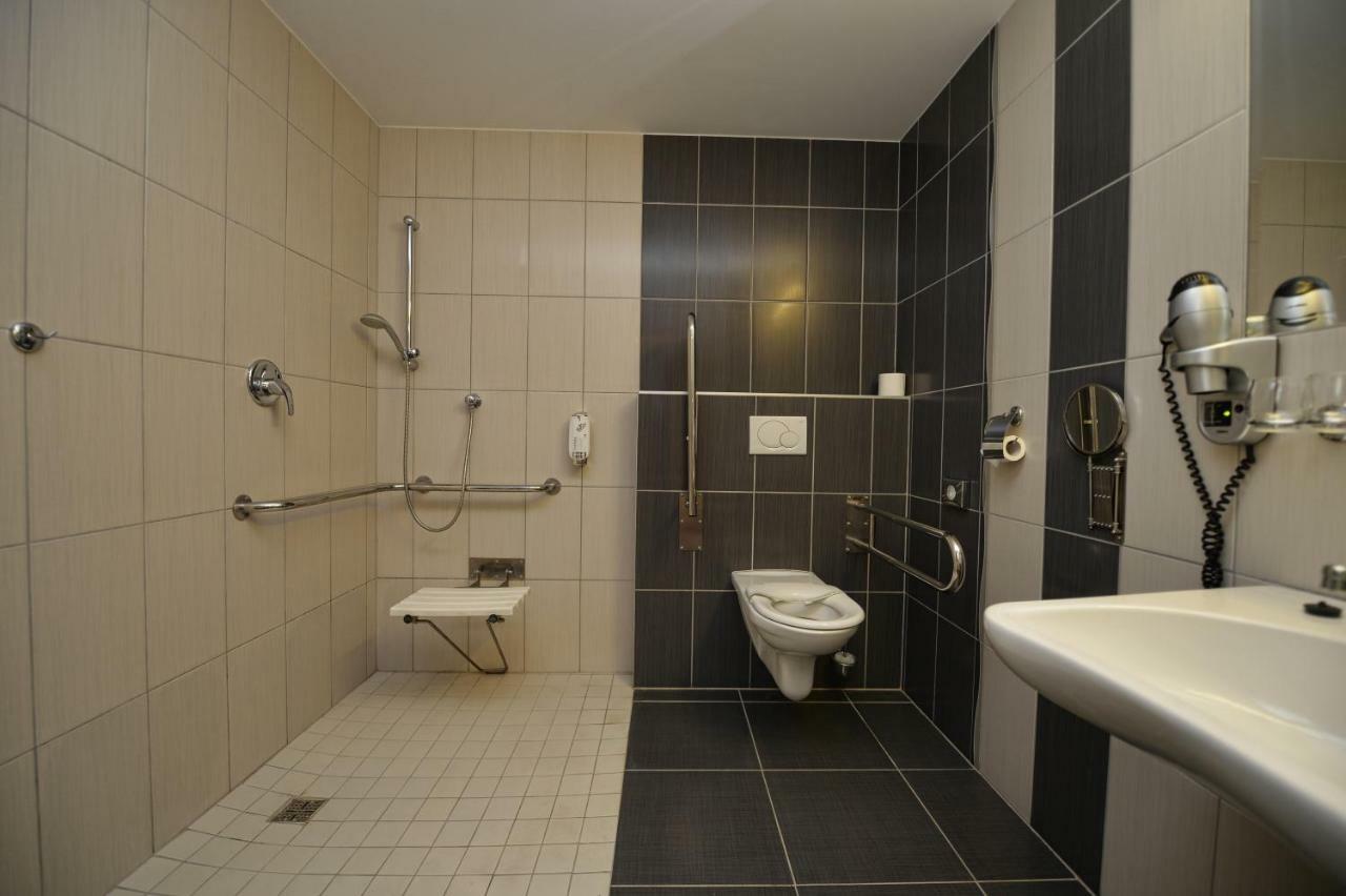 Hotel Vaka Бърно Екстериор снимка